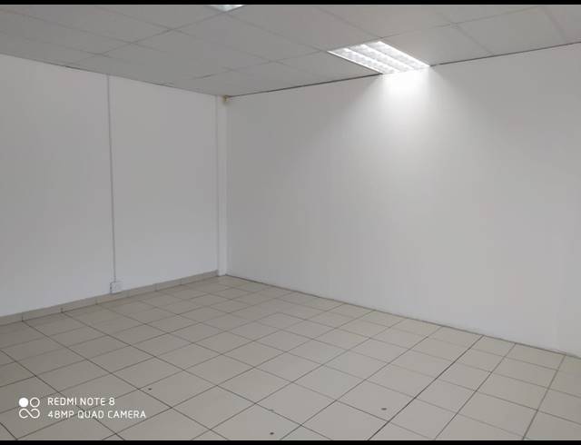 120M² BUSINESS CENTRE TO LET IN WATERVAL EAST